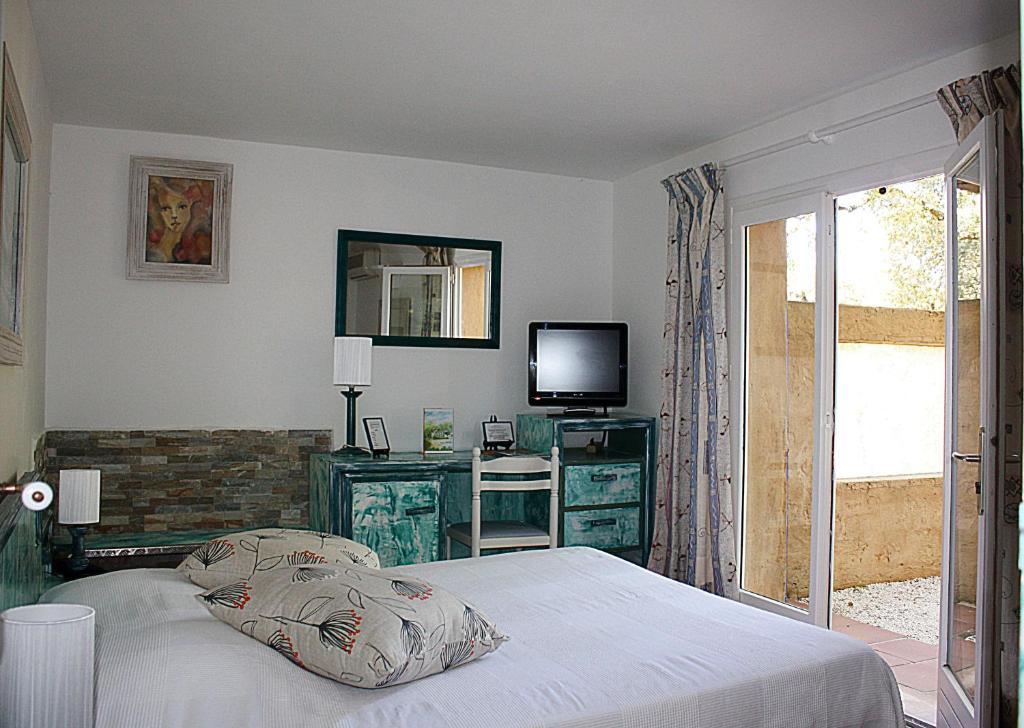 Athenopolis Hotel Grimaud Room photo